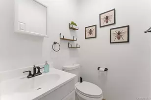 33 E Potter Ln NE, Huntington, NY 11743 - Photo 14