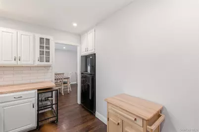 258 Holt Drive, Pearl River, NY 10965 - Photo 16