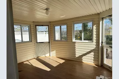 129 Spring Lane, Levittown, NY 11756 - Photo 16