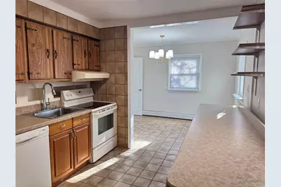 129 Spring Lane, Levittown, NY 11756 - Photo 10