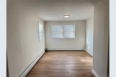 129 Spring Lane, Levittown, NY 11756 - Photo 8