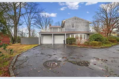 4 Penn Court, Dix Hills, NY 11746 - Photo 4