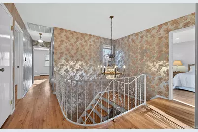 4 Penn Court, Dix Hills, NY 11746 - Photo 26