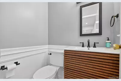 4 Penn Court, Dix Hills, NY 11746 - Photo 20