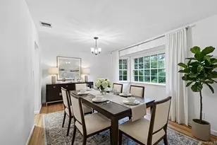 4 Penn Ct, Dix Hills, NY 11746 - Photo 14