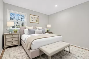 4 Penn Ct, Dix Hills, NY 11746 - Photo 40