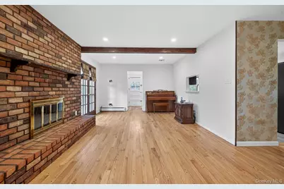 4 Penn Court, Dix Hills, NY 11746 - Photo 22