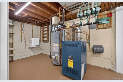 4 Penn Court, Dix Hills, NY 11746 - Photo 44