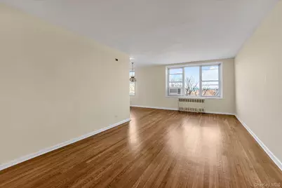 209-80 18 Avenue #6D, Bayside, NY 11360 - Photo 4