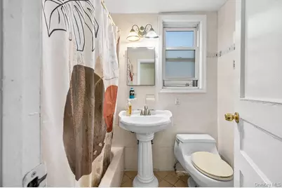 27-28 Humphreys Street, East Elmhurst, NY 11369 - Photo 22