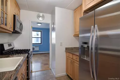 1085 Warburton #621, Yonkers, NY 10701 - Photo 8