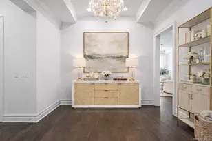 3000 Royal Ct, North Hills, NY 11040 - Photo 2