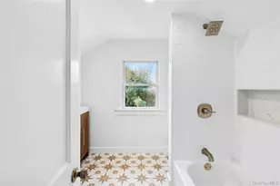 48 Watchogue Ave, East Moriches, NY 11940 - Photo 14