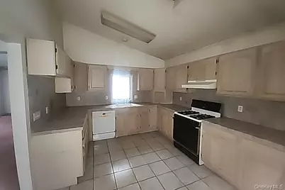 112 New Valley Road, New City, NY 10956 - Photo 2