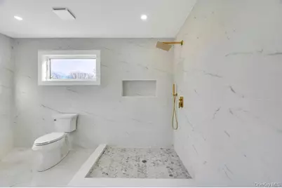 126 Rim Lane, Hicksville, NY 11801 - Photo 20