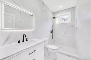 126 Rim Ln, Hicksville, NY 11801 - Photo 16