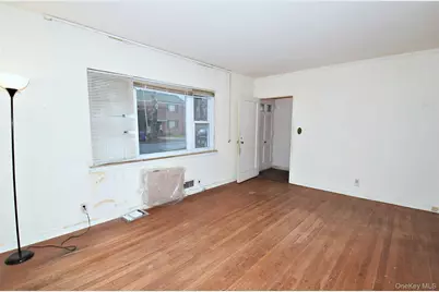 7516 197th Street, Fresh Meadows, NY 11366 - Photo 8