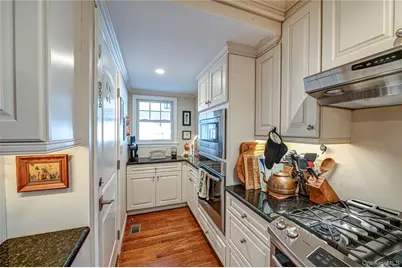 335 Landing Avenue, Smithtown, NY 11787 - Photo 10