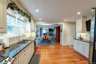 335 Landing Ave, Smithtown, NY 11787 - Photo 8