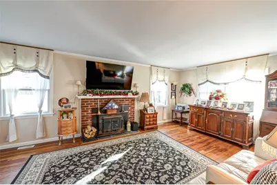 335 Landing Avenue, Smithtown, NY 11787 - Photo 16