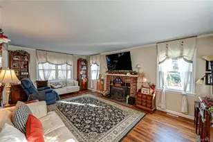 335 Landing Ave, Smithtown, NY 11787 - Photo 14