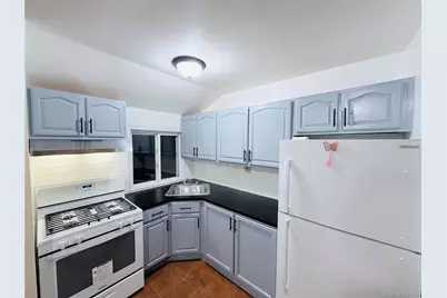 10739 165th Street #2nd flr, Jamaica, NY 11433 - Photo 8