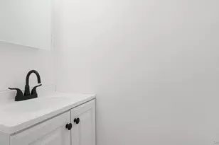 3920 Ely Ave, Bronx, NY 10466 - Photo 8