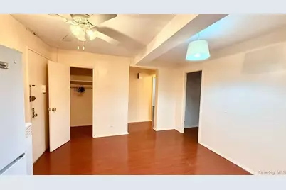 138-70 Elder Avenue #4T, Flushing, NY 11355 - Photo 6