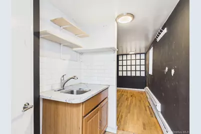 2924 Yates Avenue, Bronx, NY 10469 - Photo 14