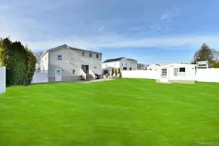 359 Park Ln, Massapequa Park, NY 11762 - Photo 24