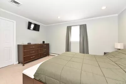 359 Park Lane, Massapequa Park, NY 11762 - Photo 16