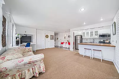 460 Old Town Road #5L, Port Jefferson Station, NY 11776 - Photo 8