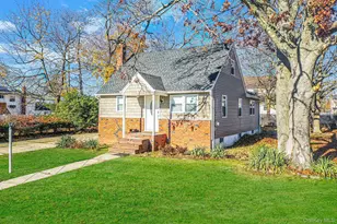 1316 6th St, West Babylon, NY 11704 - Photo 4