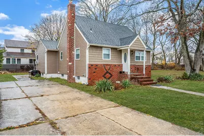 1316 6th Street, West Babylon, NY 11704 - Photo 2