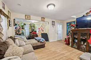 32 McNamara Rd, Spring Valley, NY 10977 - Photo 4