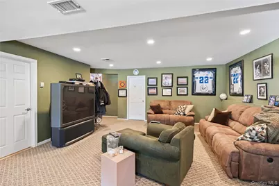 20 Mountainview Avenue, Airmont, NY 10901 - Photo 32