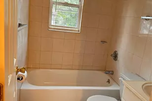 138-06 219th St, Springfield Gardens, NY 11413 - Photo 8