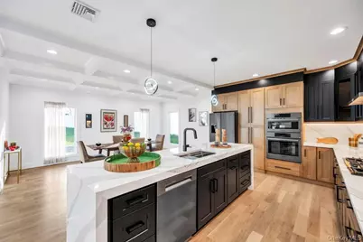 61 Stephen Drive, Plainview, NY 11803 - Photo 10