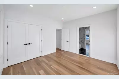 61 Stephen Drive, Plainview, NY 11803 - Photo 22