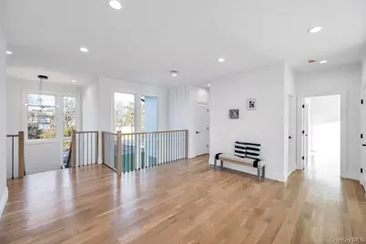 61 Stephen Drive, Plainview, NY 11803 - Photo 16