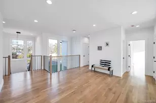 61 Stephen Dr, Plainview, NY 11803 - Photo 16