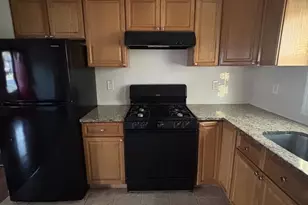 202 Clark St, Brentwood, NY 11717 - Photo 4