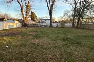 202 Clark St, Brentwood, NY 11717 - Photo 14