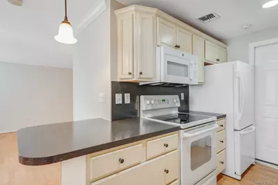 586 Blue Ridge Drive, Medford, NY 11763 - Photo 10