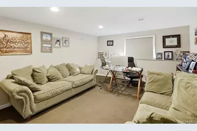 58 Circle Drive, Syosset, NY 11791 - Photo 18