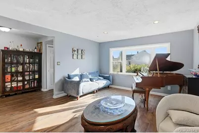 58 Circle Drive, Syosset, NY 11791 - Photo 4