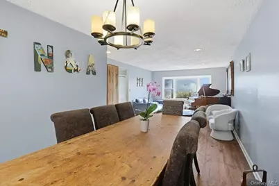 58 Circle Drive, Syosset, NY 11791 - Photo 6