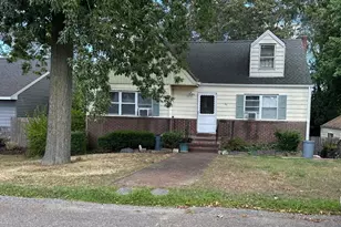 49 Lieper St, Huntington, NY 11746 - Photo 2