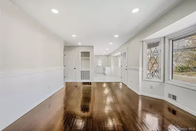 20 Bowling Lane, Deer Park, NY 11729 - Photo 14