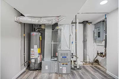 20 Bowling Lane, Deer Park, NY 11729 - Photo 24